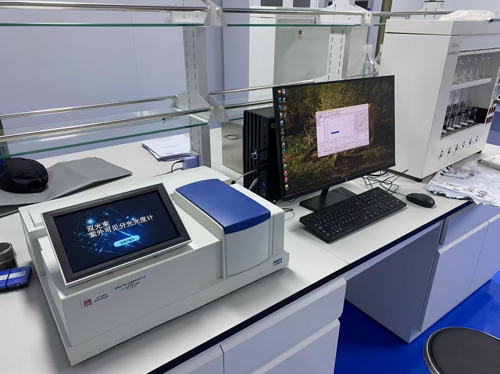 双光束紫外分光光度计 安装调试完成